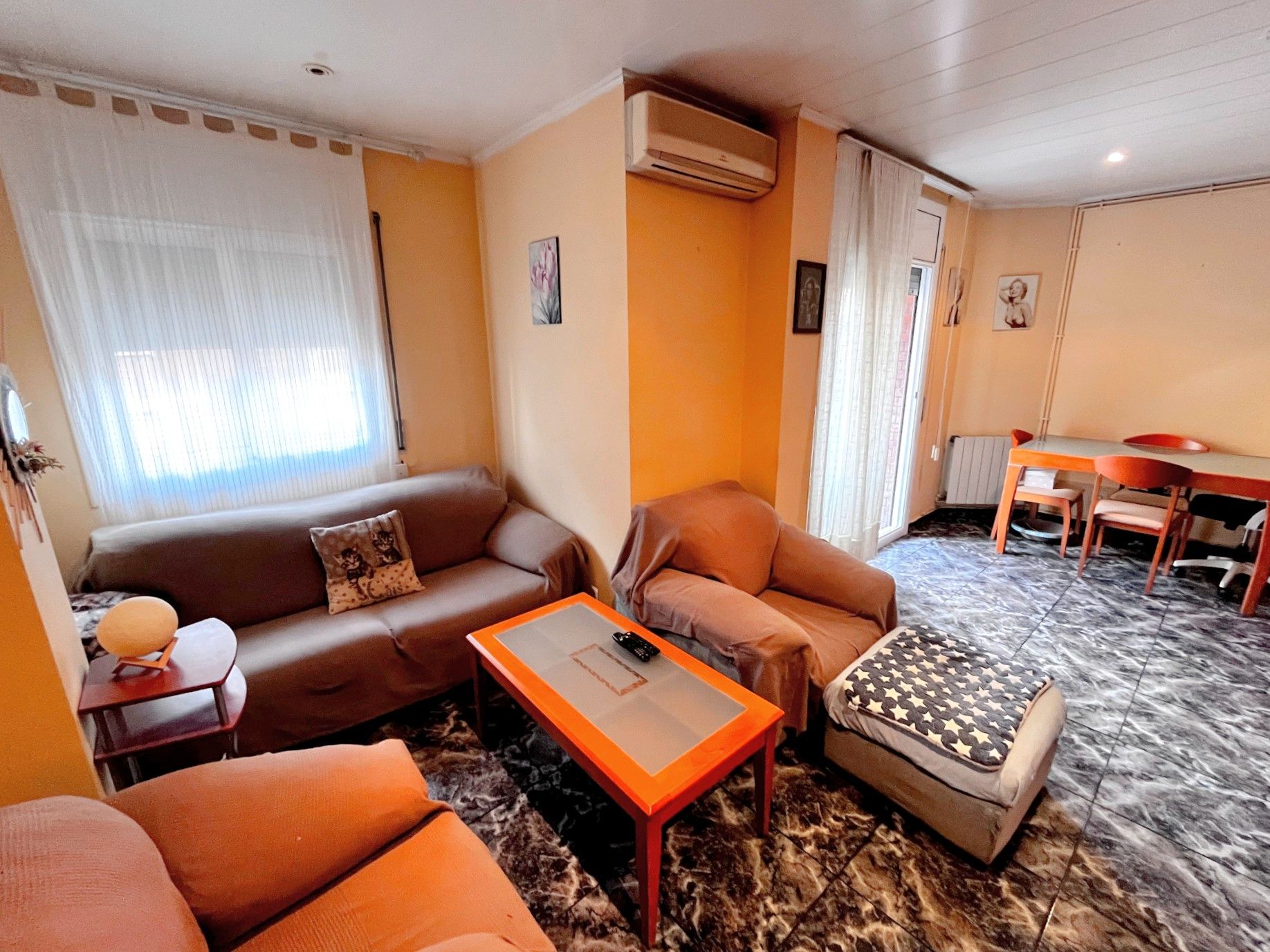 Living room of Flat for sale in El Prat de Llobregat  with Air Conditioner, Heating and Oven