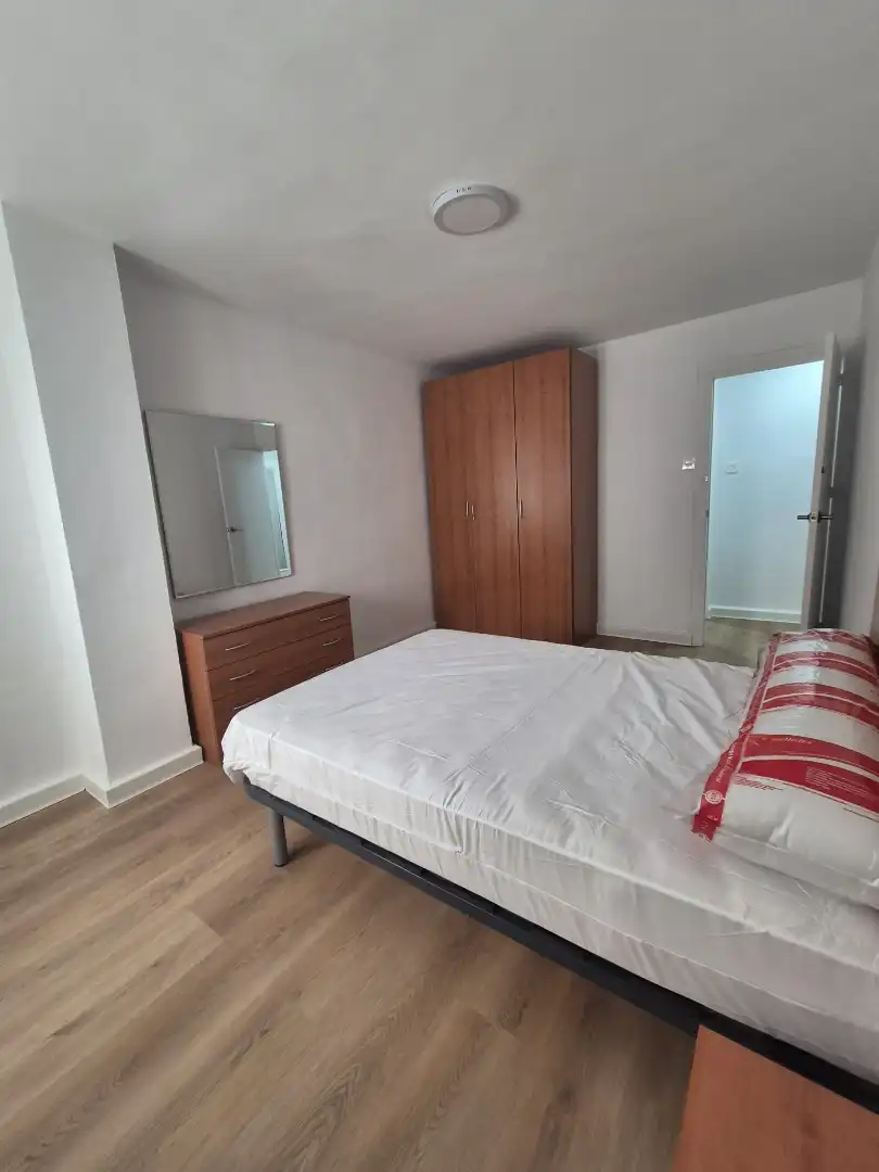 Schlafzimmer von Wohnung zur Miete in Granada mit Heizung, Möbliert und Waschmaschine