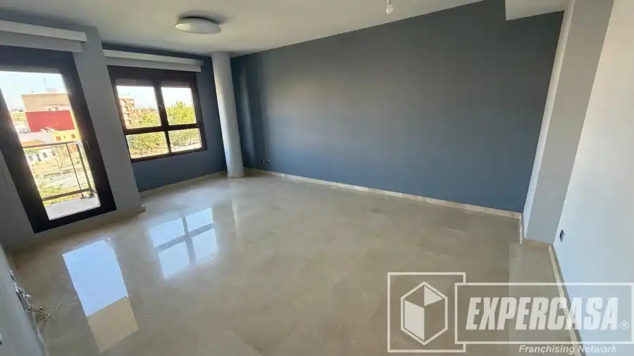 Flat with lift to rent in Aldaia