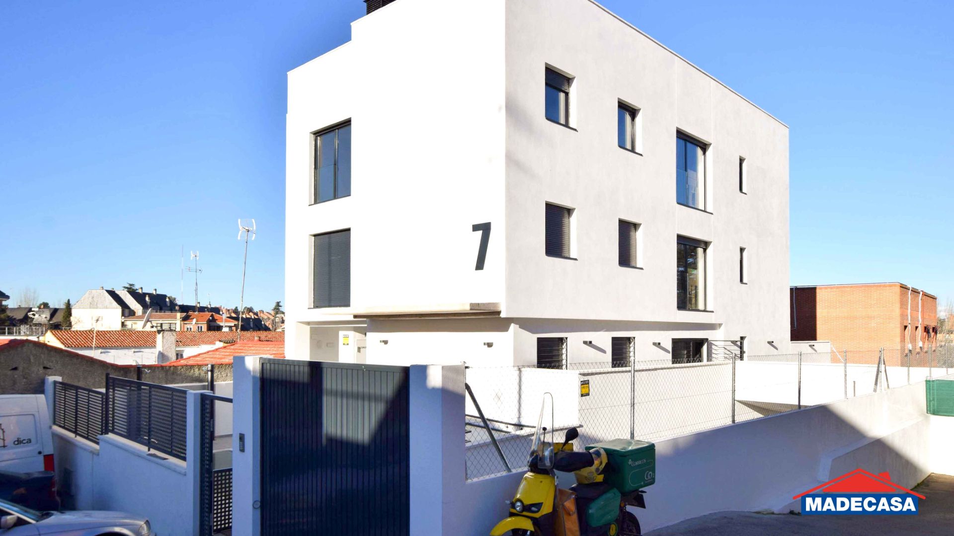 Vista exterior de Pis en venda en Pozuelo de Alarcón amb Aire condicionat, Calefacció i Traster