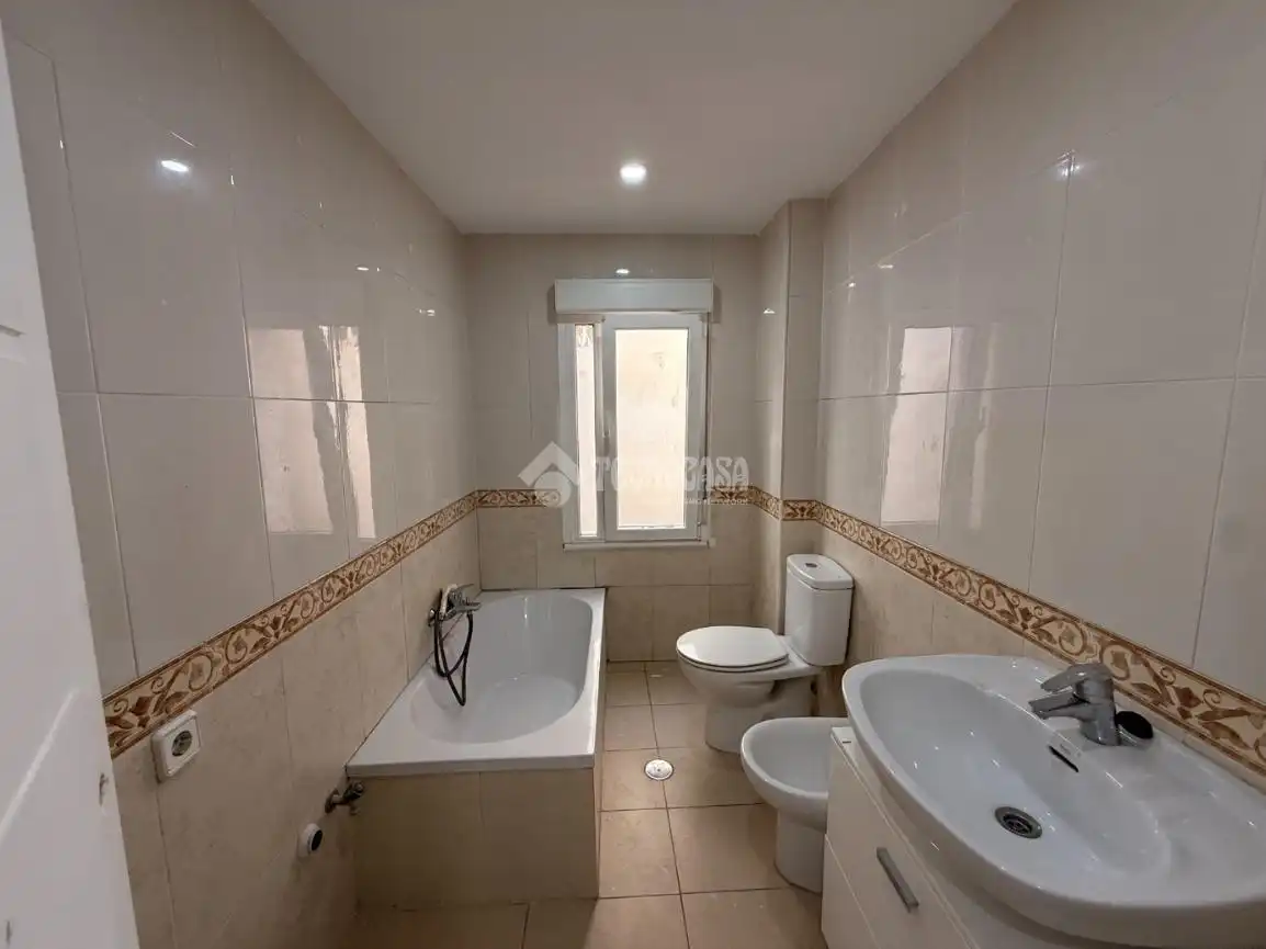 Baño de Piso en venta en Gijón  con Calefacción
