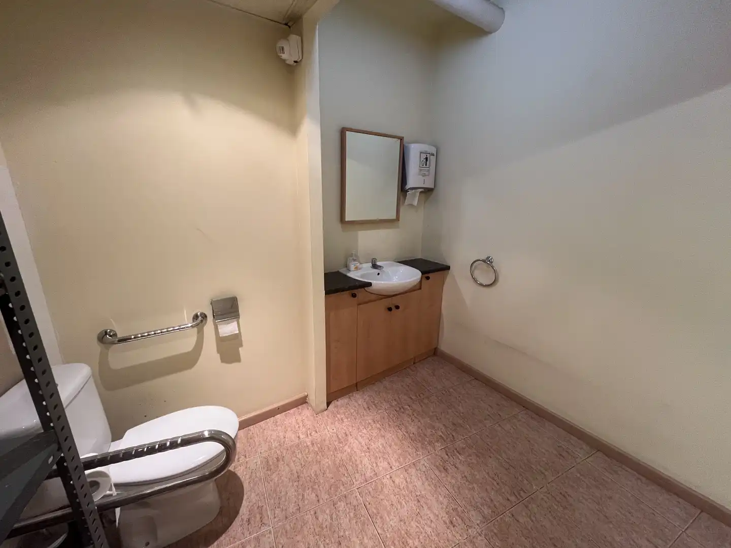 Baño de Local en venta en Manresa