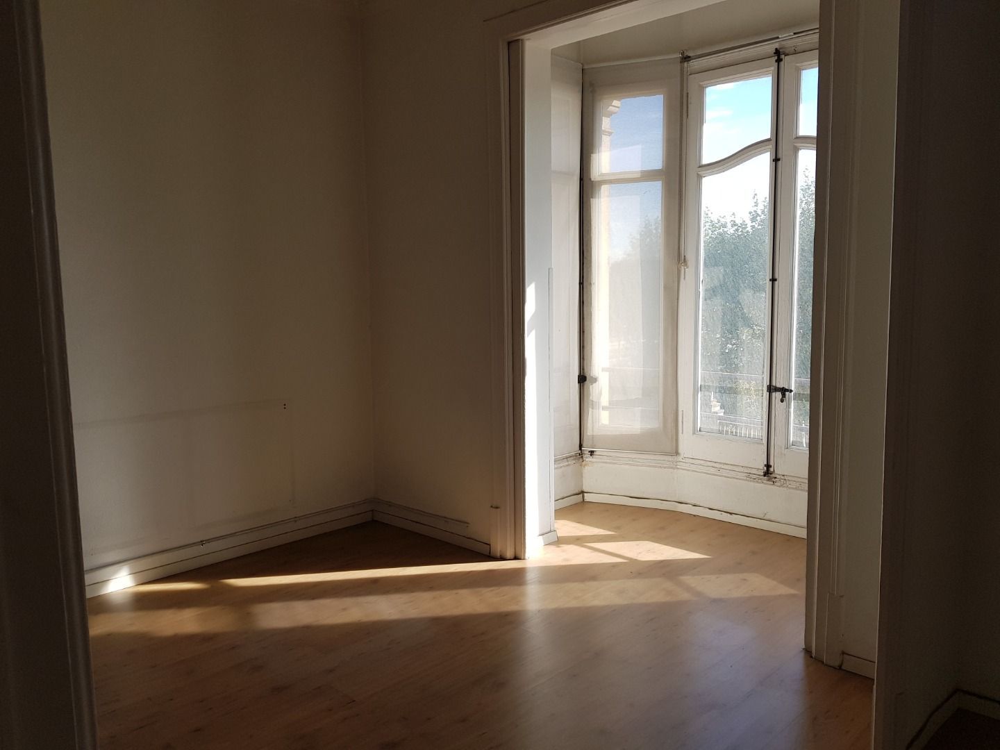 Dormitori de Oficina de lloguer en  Lleida Capital amb Calefacció i Balcó