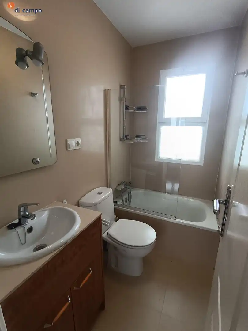 Baño de Apartamento en venta en Valladolid con Calefacción, Trastero y Amueblado