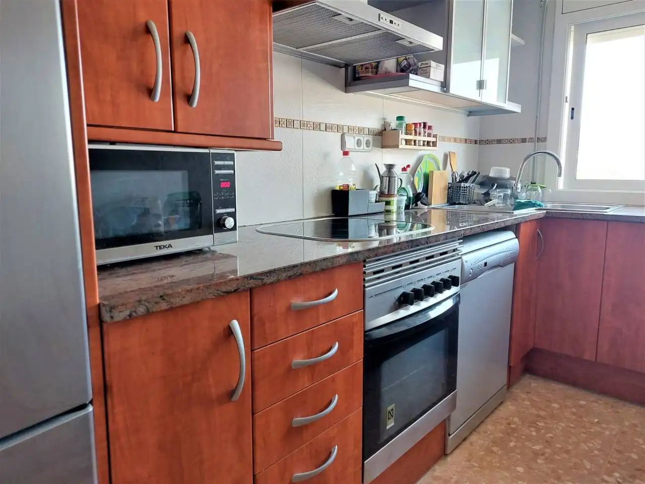 Cocina de Piso de alquiler en Vilanova i la Geltrú con Aire acondicionado, Calefacción y Terraza