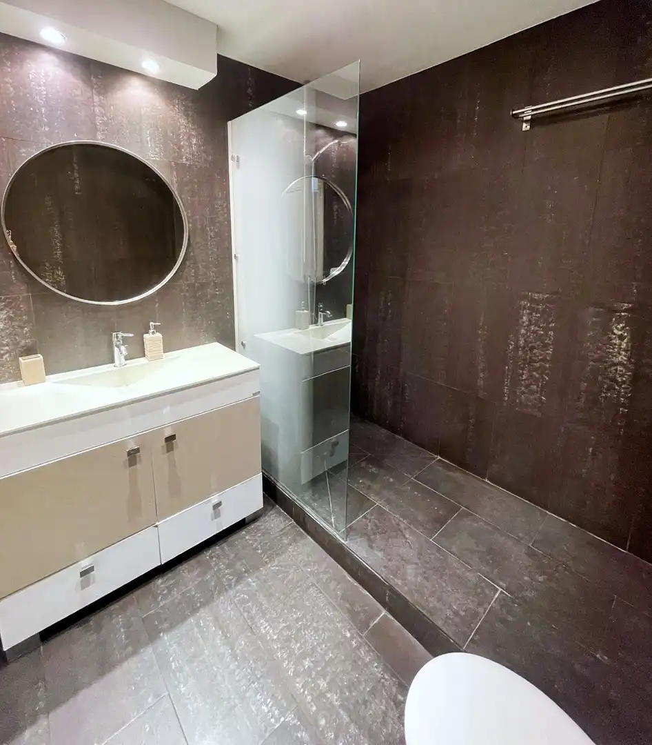Bathroom of Apartments for rent in Marbella  with Air Conditioner, Terrace and Furnished