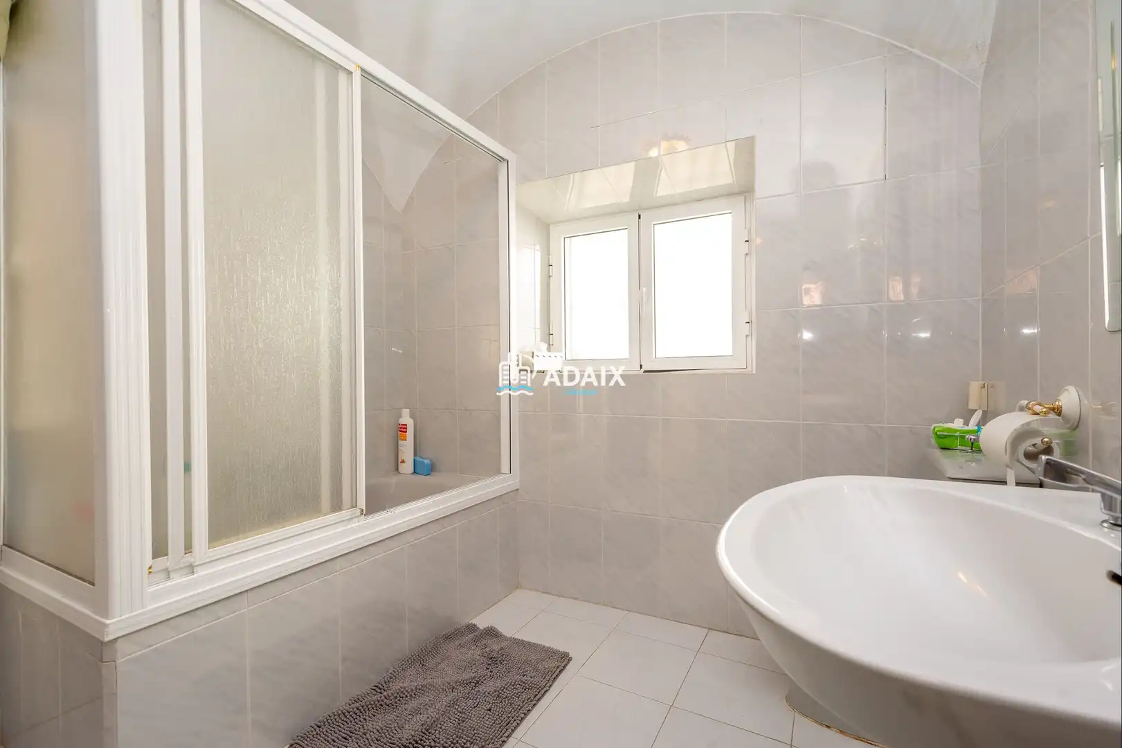 Badezimmer von Einfamilien-Reihenhaus zum Verkauf in Brozas mit Terrasse, Abstellraum und Balkon