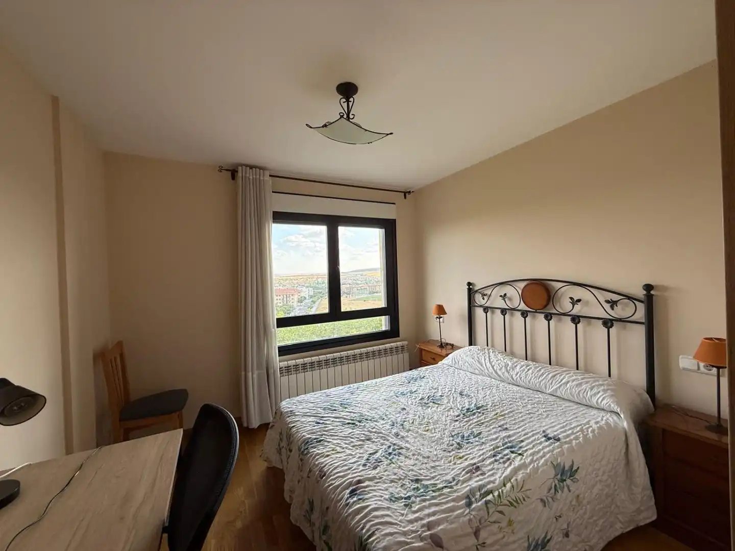 Habitación de Piso de alquiler en Salamanca con Calefacción, Amueblado y Balcón