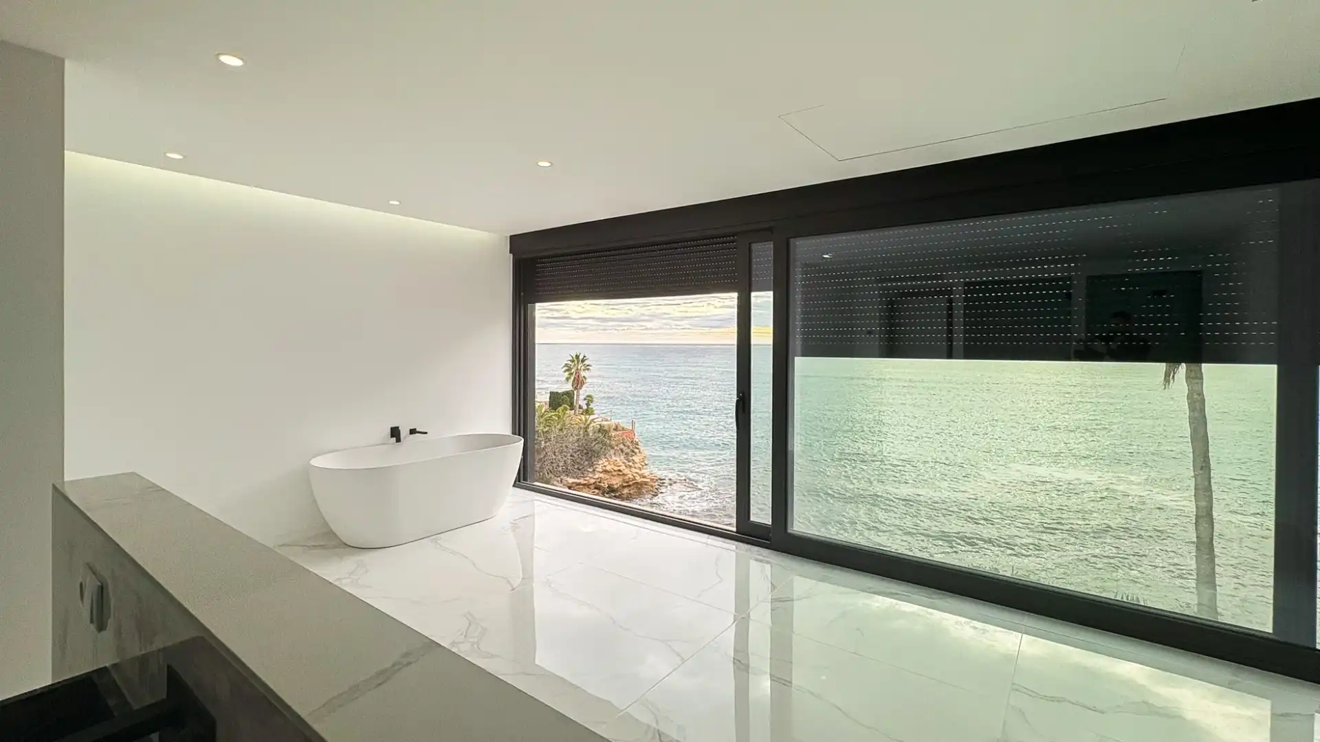 Baño de Casa o chalet en venta en El Campello con Aire acondicionado, Jardín privado y Alarma