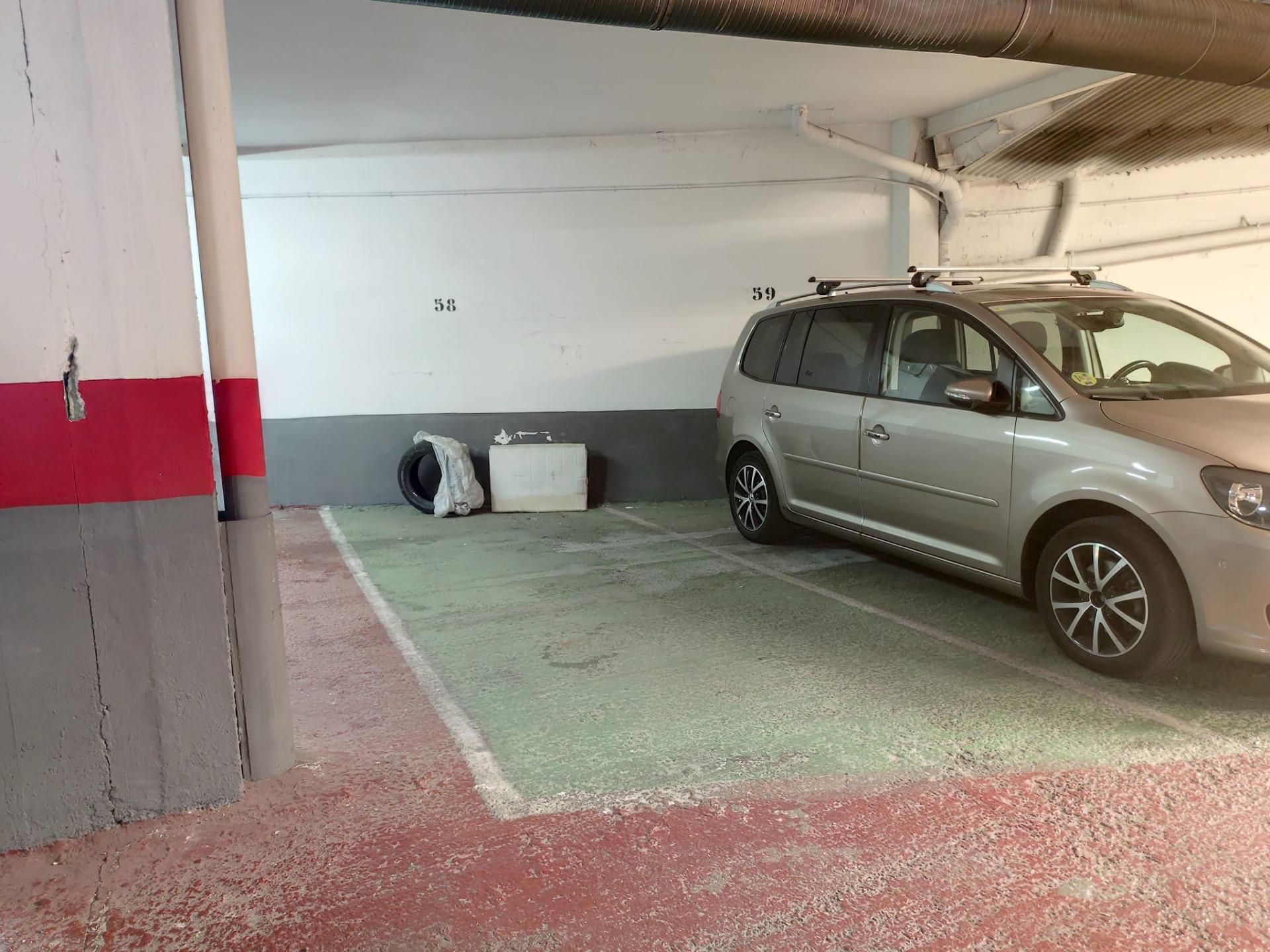 Garatge de lloguer a Calle de Joaquín Sorolla, 5, San José Alto