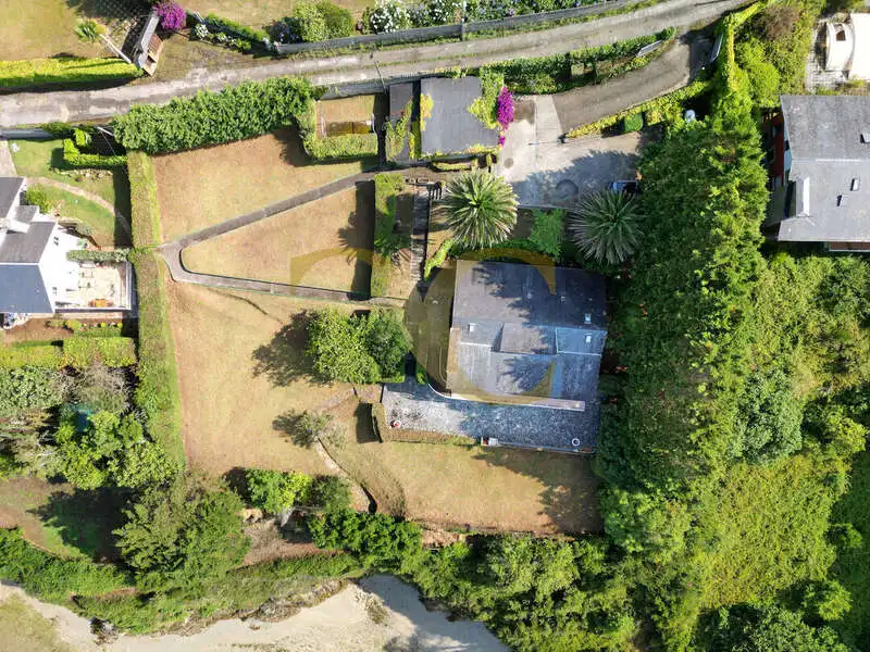 Vista exterior de Casa o xalet en venda en Castropol amb Calefacció, Jardí privat i Terrassa