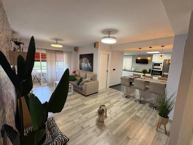 Piso en Venta en Calle Penáguila en Tómbola