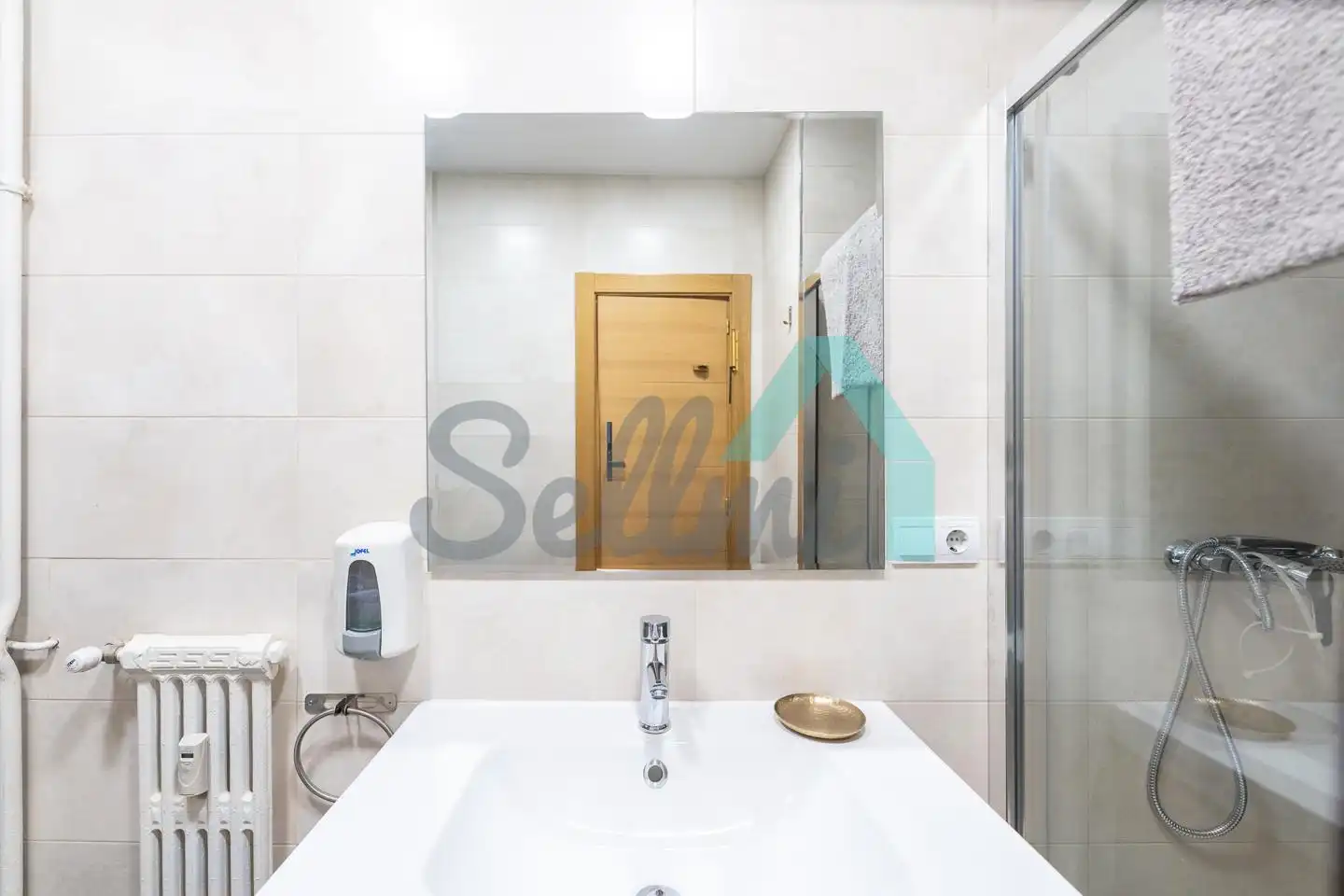Baño de Piso de alquiler en Oviedo  con Calefacción, Terraza y Amueblado