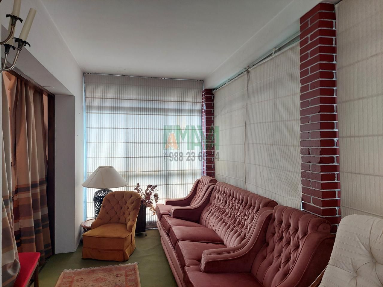 Sala d'estar de Casa adosada en venda en Ourense Capital  amb Calefacció i Jardí privat