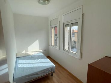 Mini appartamento con balcone in vendita a de Marià Fortuny 2