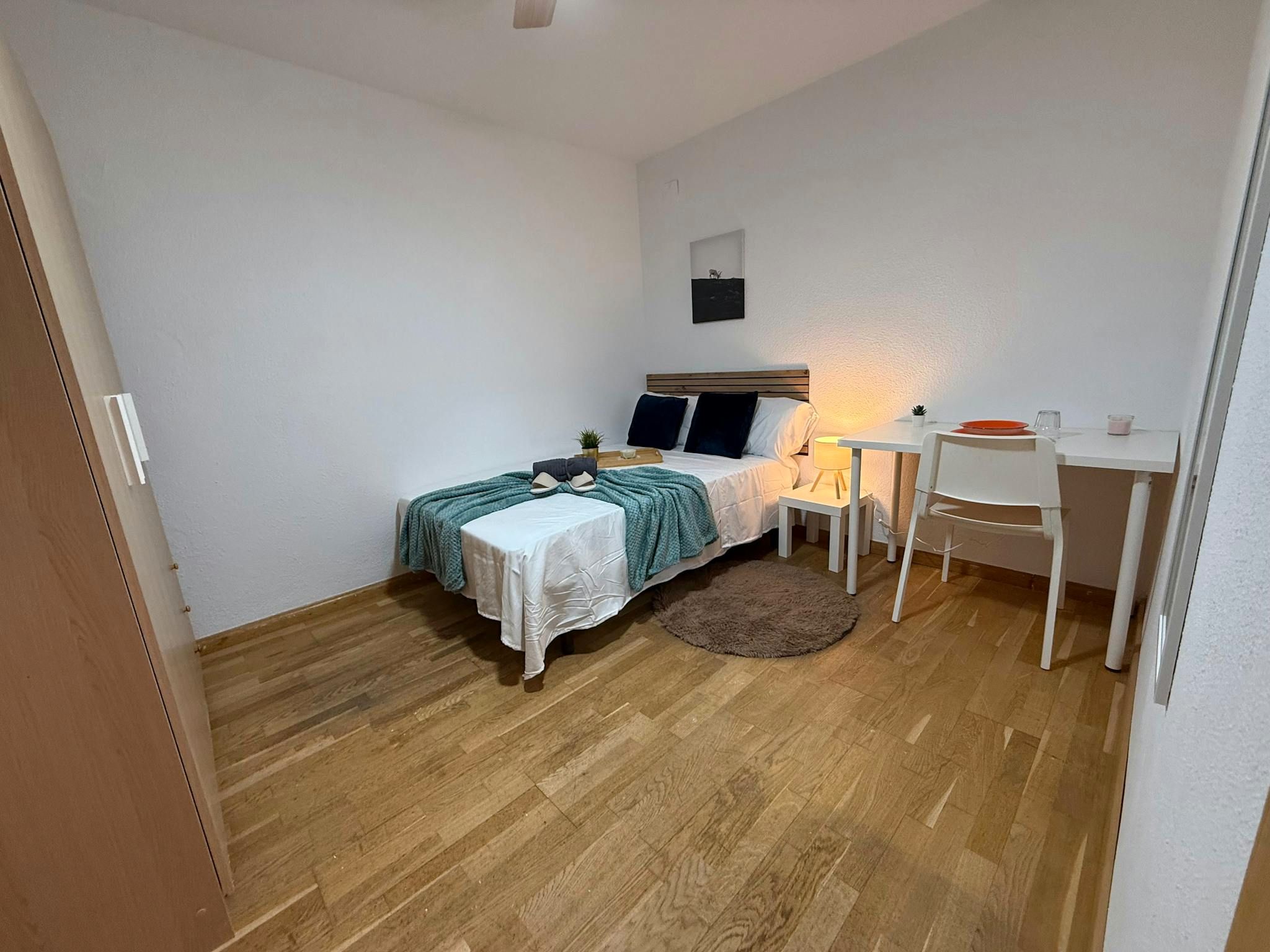 Dormitori de Pis per a compartir en  Madrid Capital amb Calefacció, Moblat i Rentadora