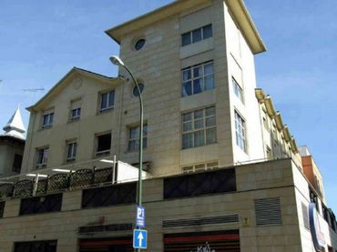 Aparcament amb ascensor en venda a C/ López de Hoyos