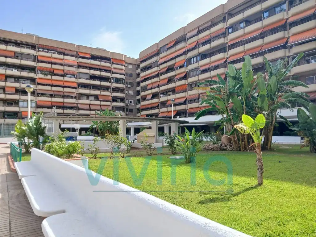 Vista exterior de Piso en venta en Valencia con Aire acondicionado, Jardín privado y Terraza