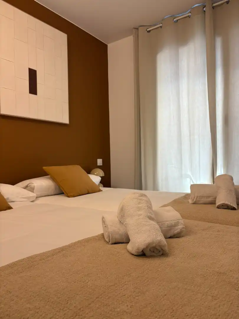 Bedroom of Flat for rent in Zaragoza  with Air Conditioner and Furnished