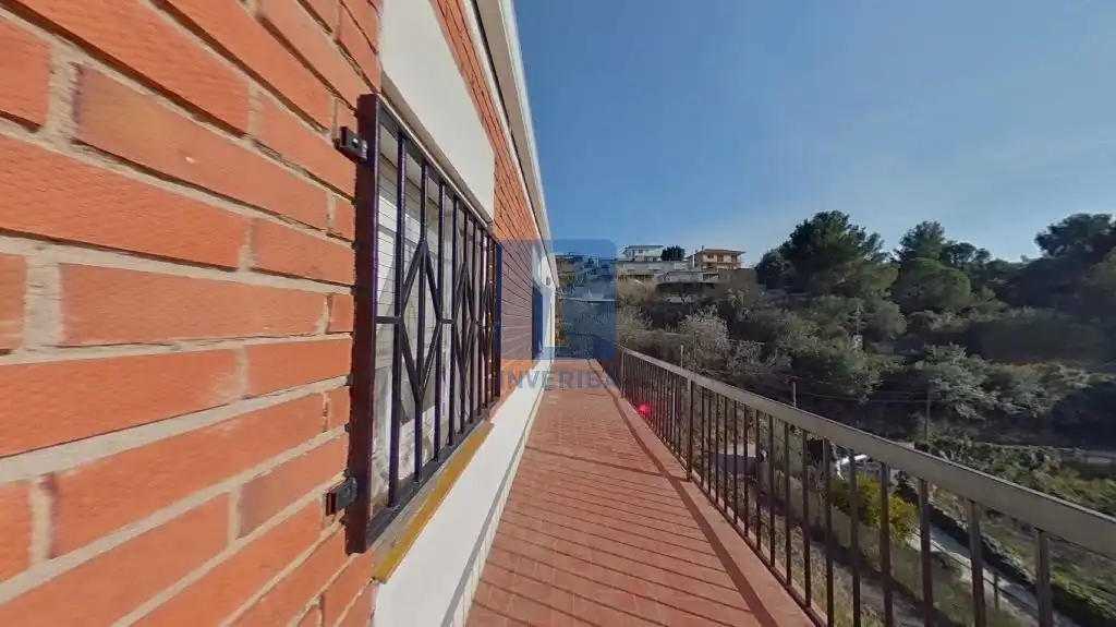 Vista exterior de Casa o chalet en venta en Olesa de Montserrat con Terraza, Piscina y Alarma