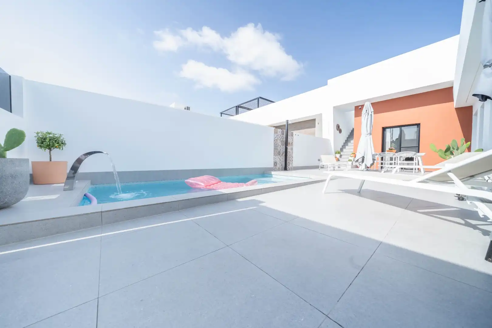 Casa con piscina in vendita a Roldán