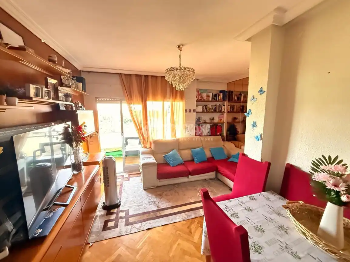 Wohnzimmer von Wohnung zum Verkauf in Madrid mit Klimaanlage, Heizung und Parkett
