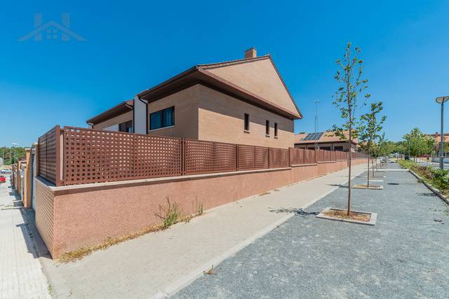 Casa-chalet en Venta en Calle del Pino Piñonero en La Dehesa - El Pinar