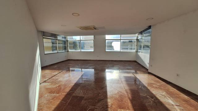 Oficina en Alquiler en Paraiso, 4 en Parque Avenida