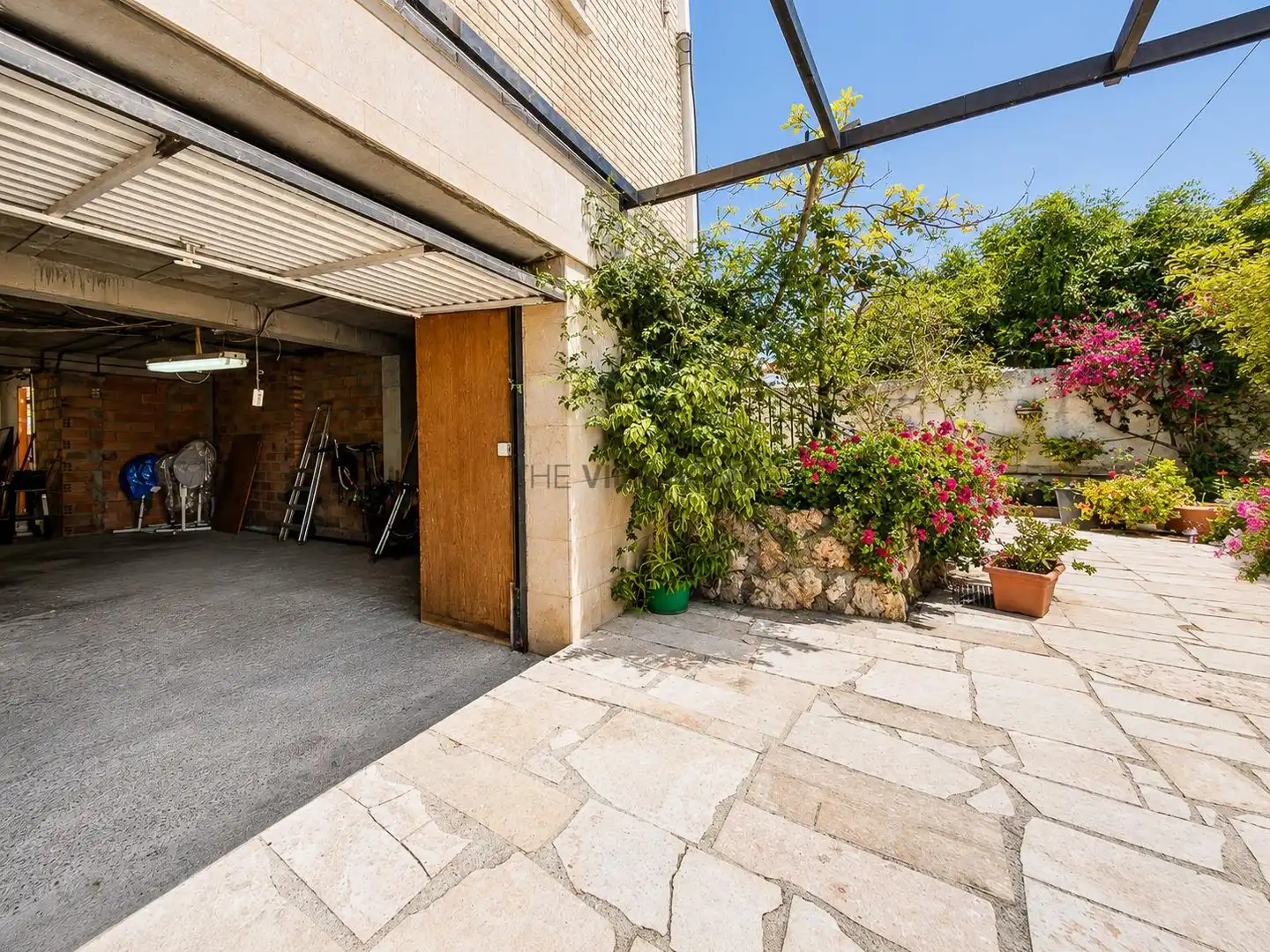 Terrassa de Finca rústica en venda en Vilanova i la Geltrú amb Aire condicionat