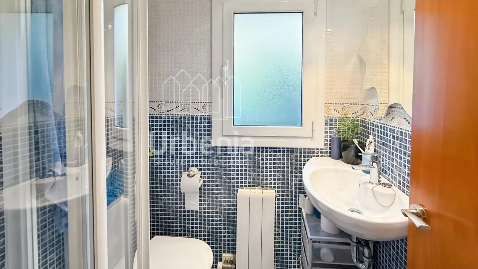 Baño de Piso en venta en Blanes con Aire acondicionado, Calefacción y Terraza