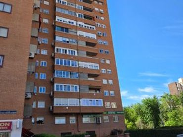 Flat with lift for sale in Calle de Finisterre