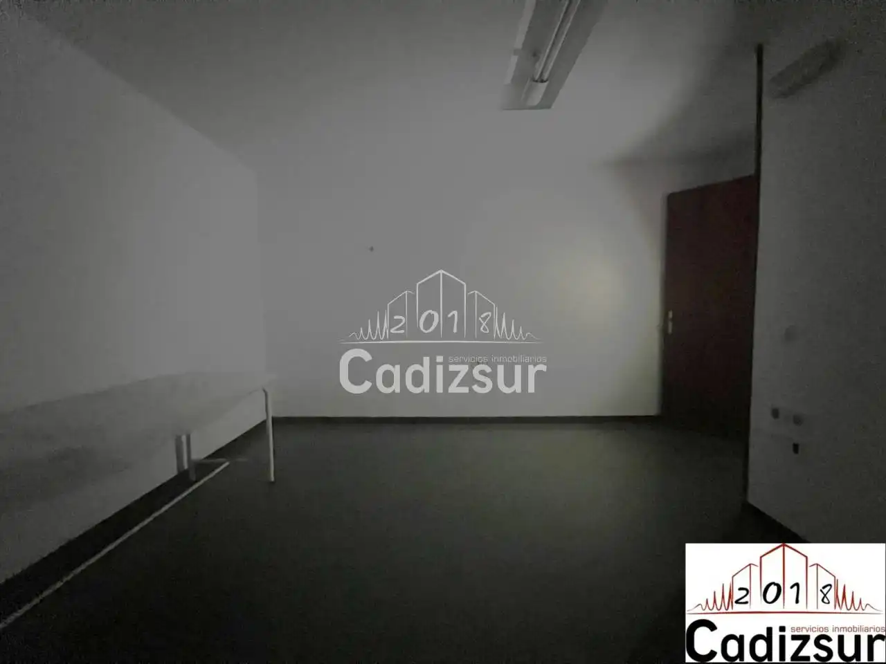Dormitori de Oficina de lloguer en Cádiz