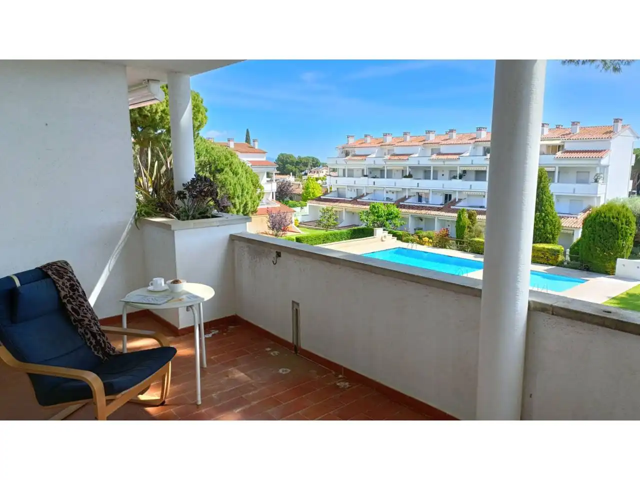 Terraza de Piso en venta en L'Escala con Terraza, Amueblado y Piscina comunitaria