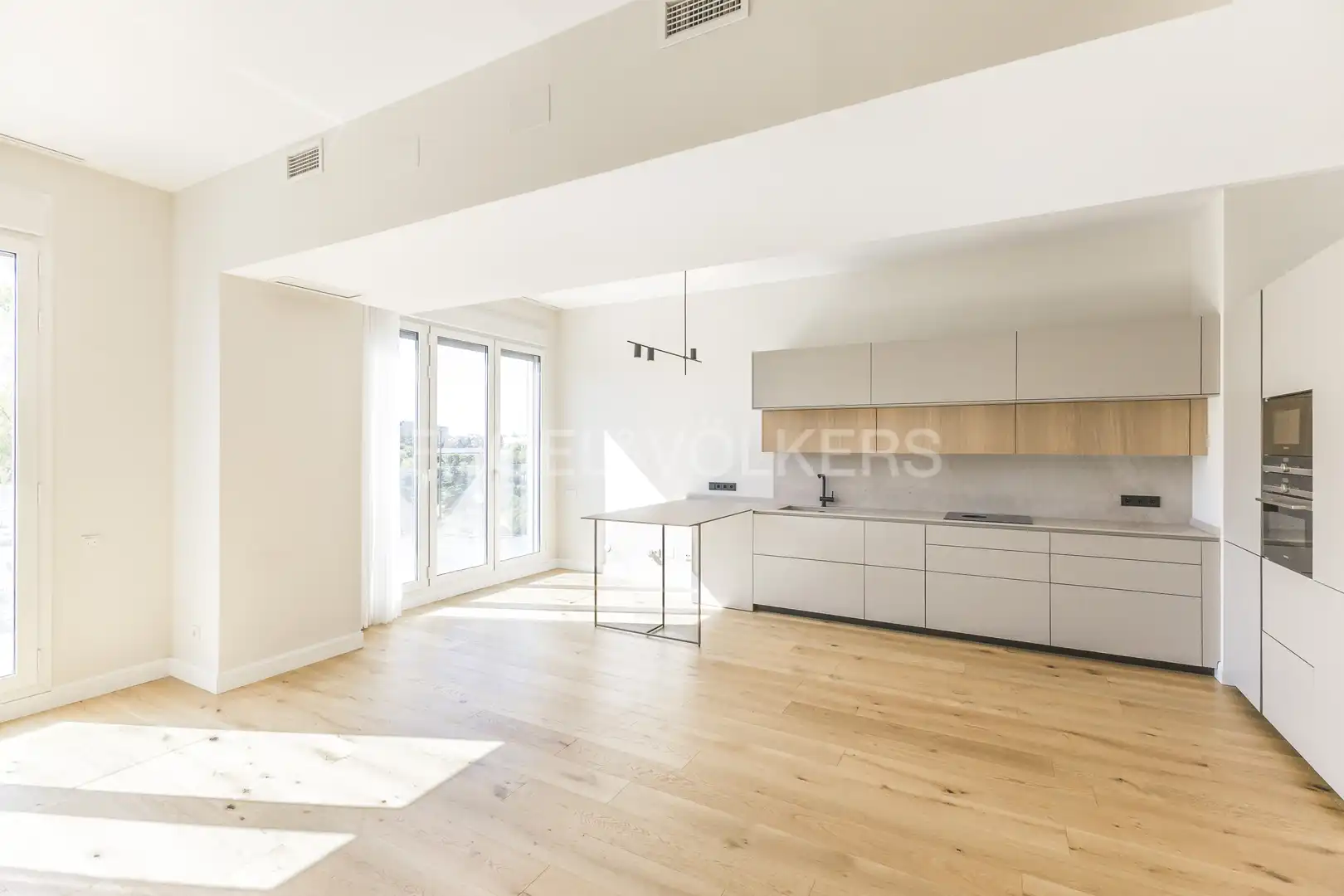 Kitchen of Flat for sale in  Madrid Capital  with Air Conditioner, Heating and Storage room