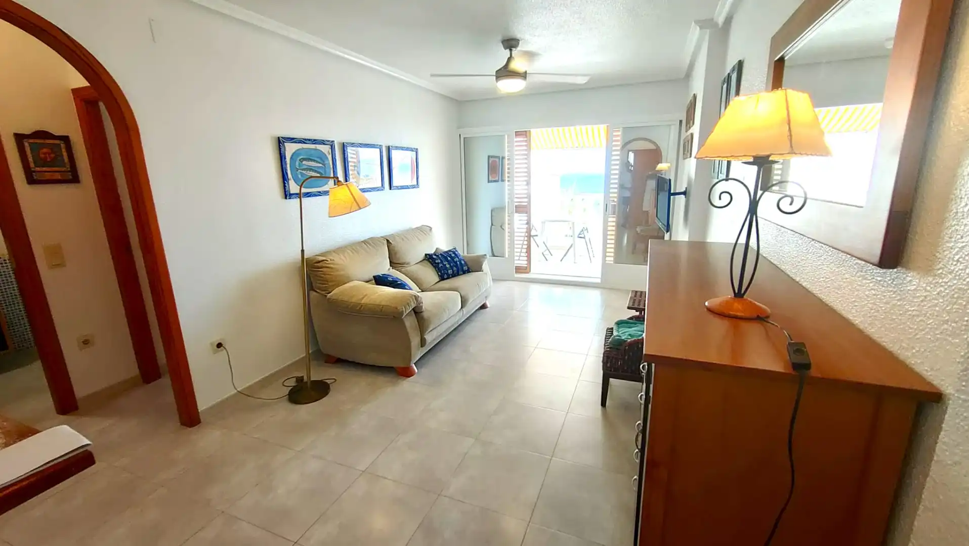 Sala d'estar de Apartament de lloguer en Santa Pola amb Aire condicionat, Calefacció i Terrassa