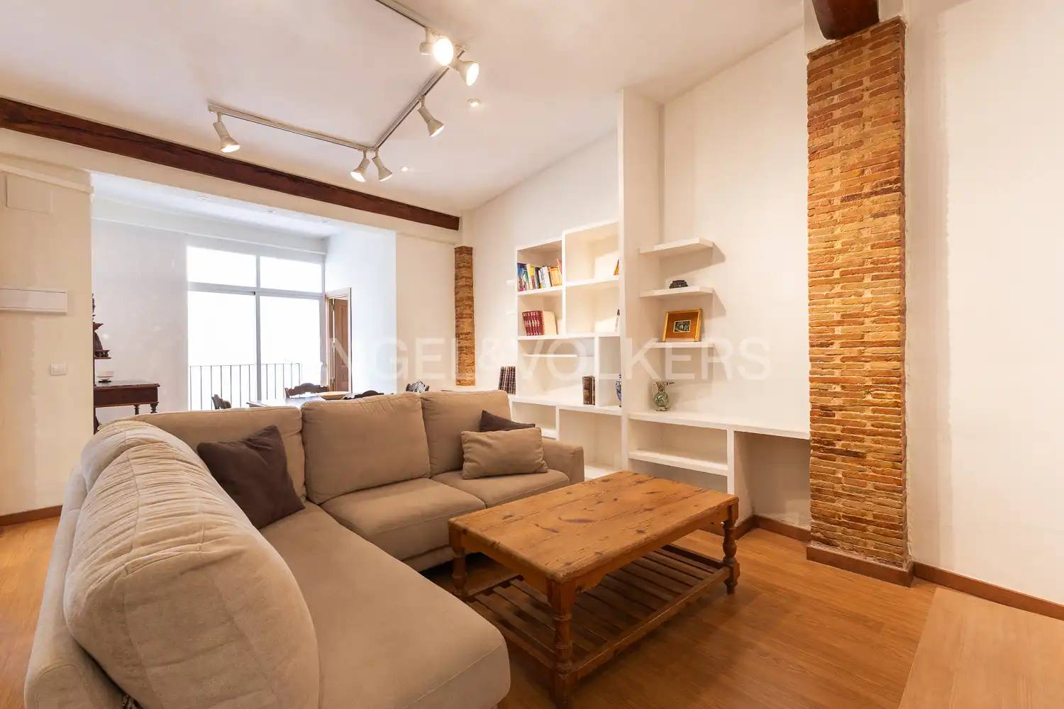 Exterior view of Flat for rent in Valencia  with Air Conditioner, Heating and Furnished