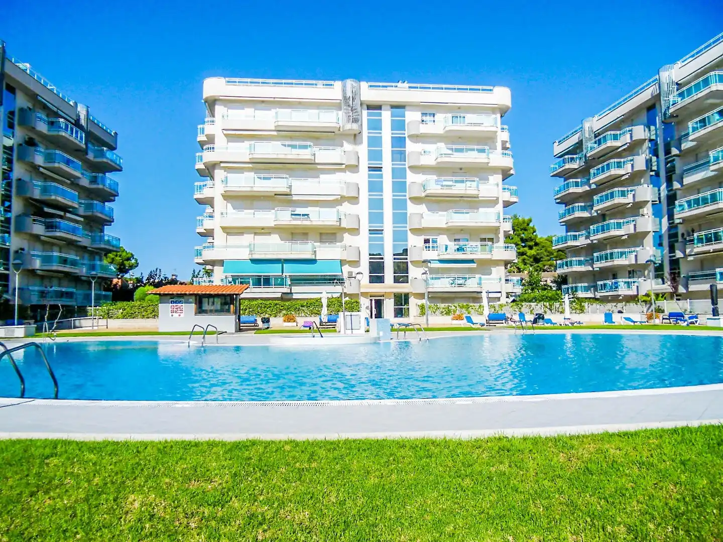 Piscina de Piso en venta en Salou con Aire acondicionado, Jardín privado y Terraza