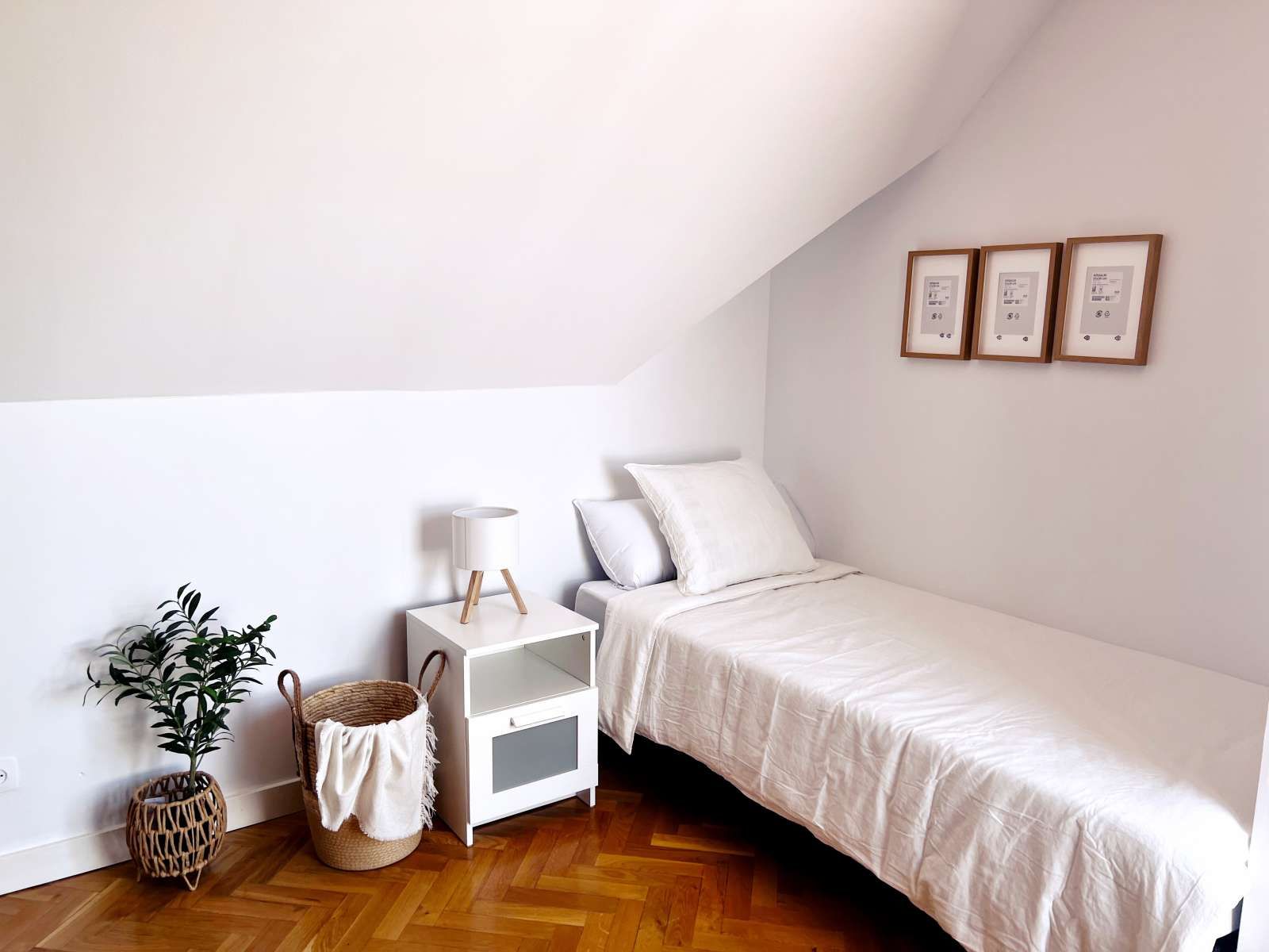 Bedroom of Flat to share in  Madrid Capital  with Air Conditioner and Terrace