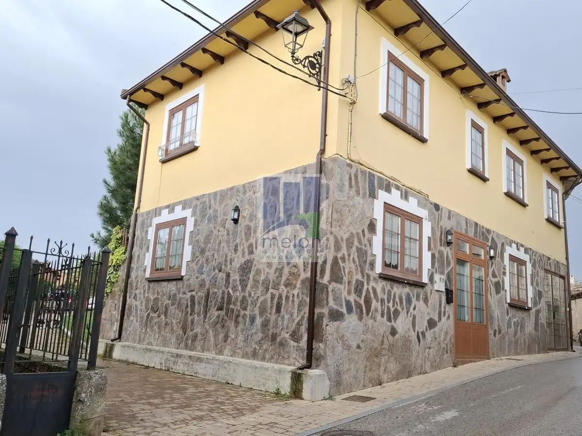 Vista exterior de Casa o chalet en venta en Cardeñadijo