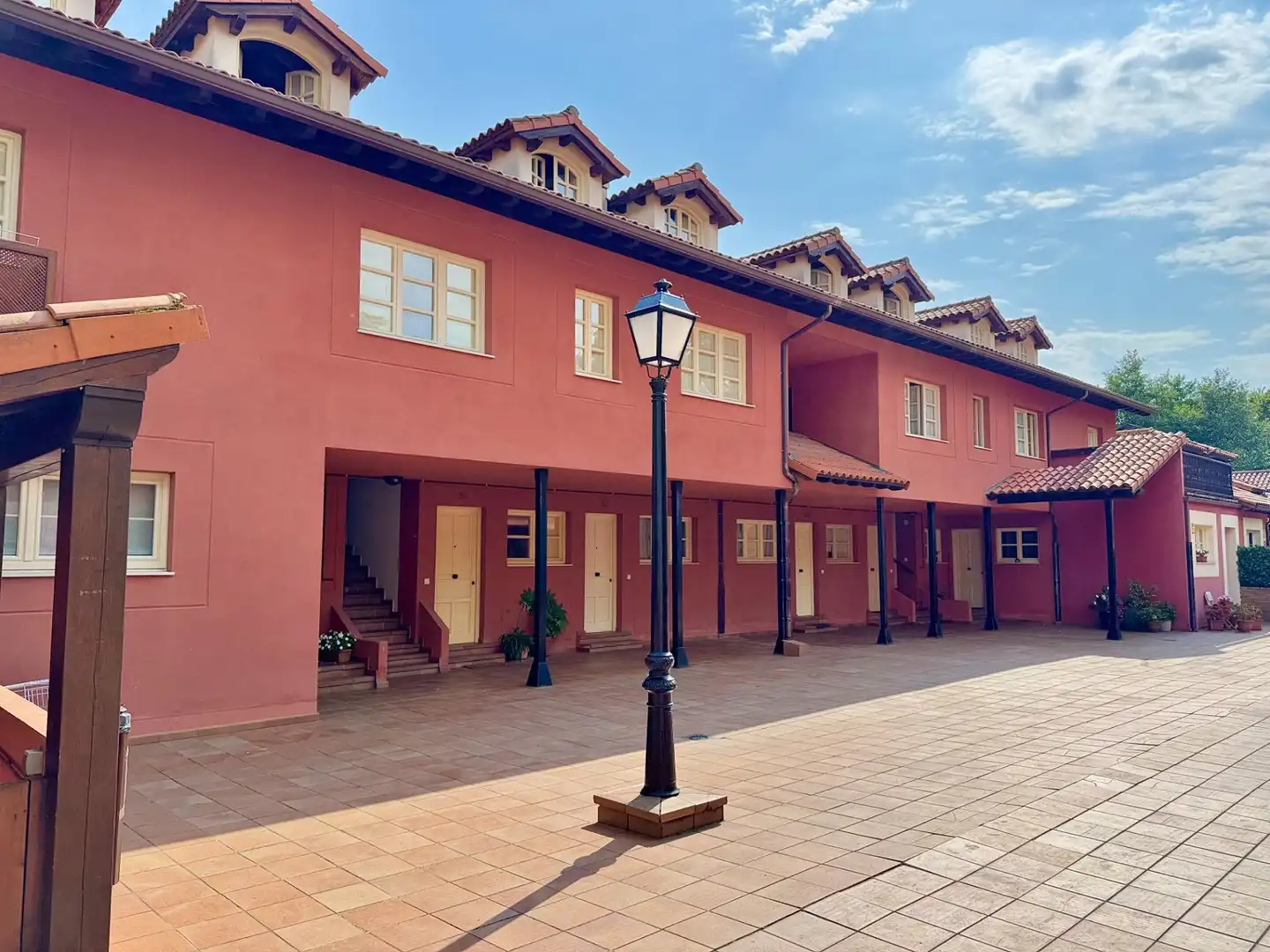 Vista exterior de Apartament en venda en Comillas (Cantabria) amb Calefacció