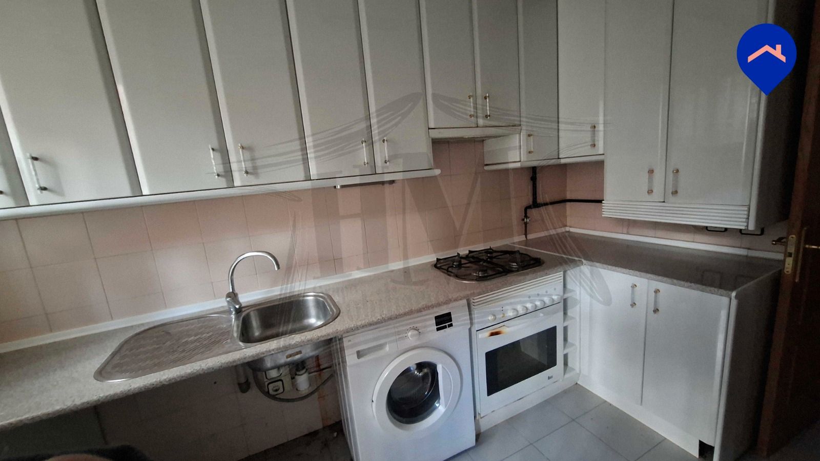 Cocina de Piso en venta en  Madrid Capital con Calefacción, Jardín privado y Parquet