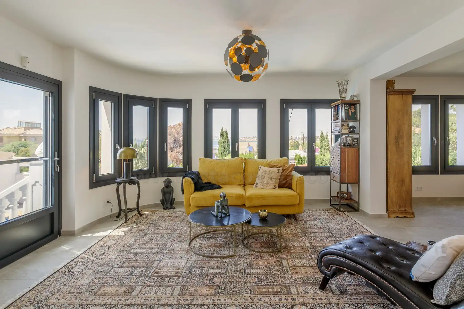 Sala d'estar de Casa o xalet en venda en El Campello amb Aire condicionat, Jardí privat i Terrassa