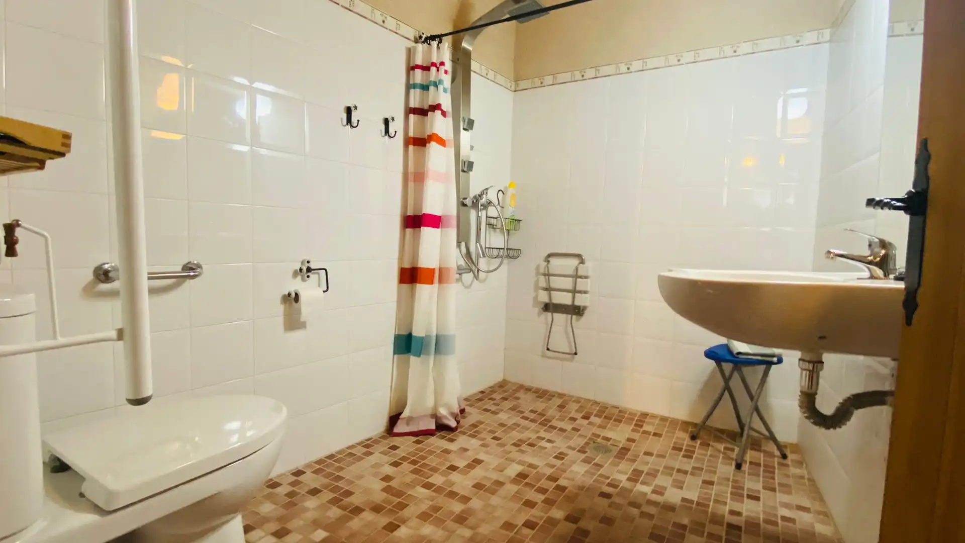 Bany de Casa o xalet en venda en Villarluengo amb Calefacció, Traster i Moblat
