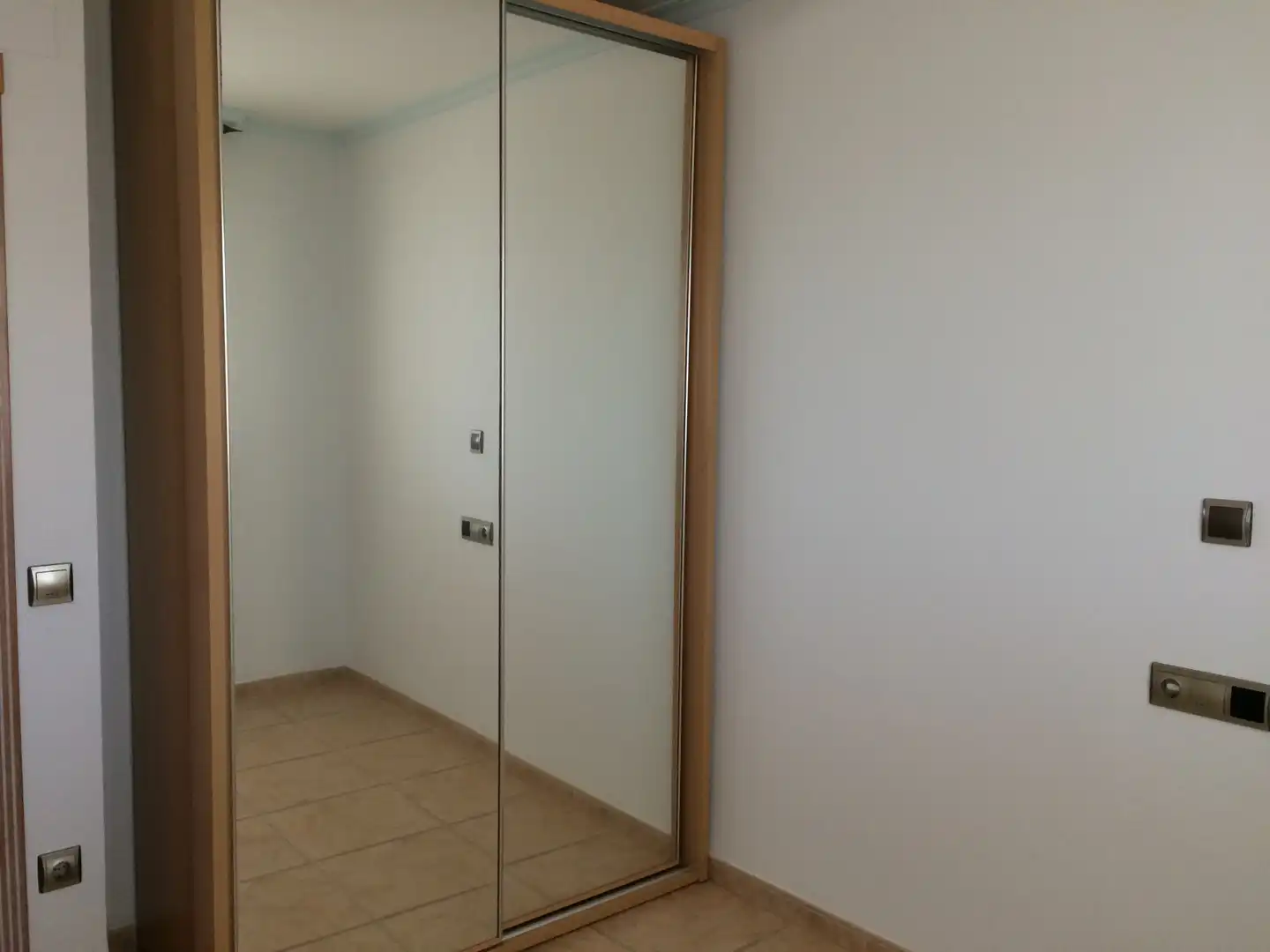 Habitación de Casa adosada en venta en Tavernes de la Valldigna con Aire acondicionado, Calefacción y Terraza