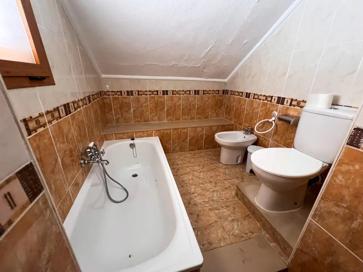 Baño de Casa adosada en venta en Torrevieja con Aire acondicionado, Calefacción y Jardín privado