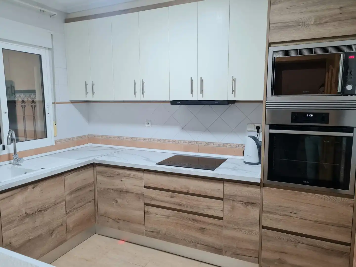 Küche von Einfamilien-Reihenhaus zur Miete in Torrevieja mit Klimaanlage, Heizung und Privatgarten