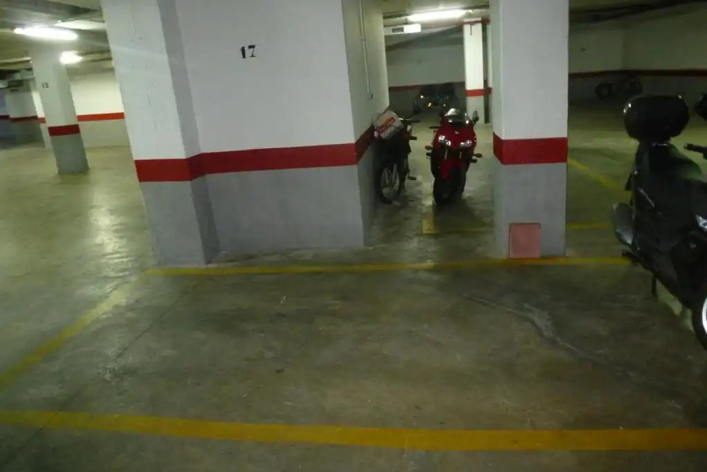 Aparcament en venda a C/ José María de Pereda, imagen 4