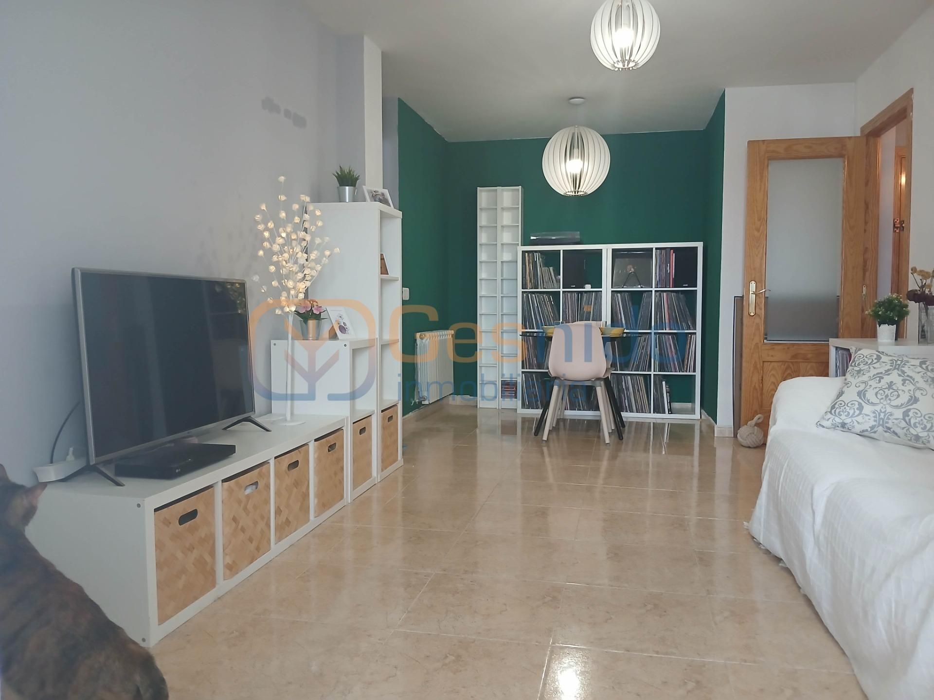 Sala d'estar de Pis en venda en Otero de Herreros amb Calefacció, Terrassa i Traster