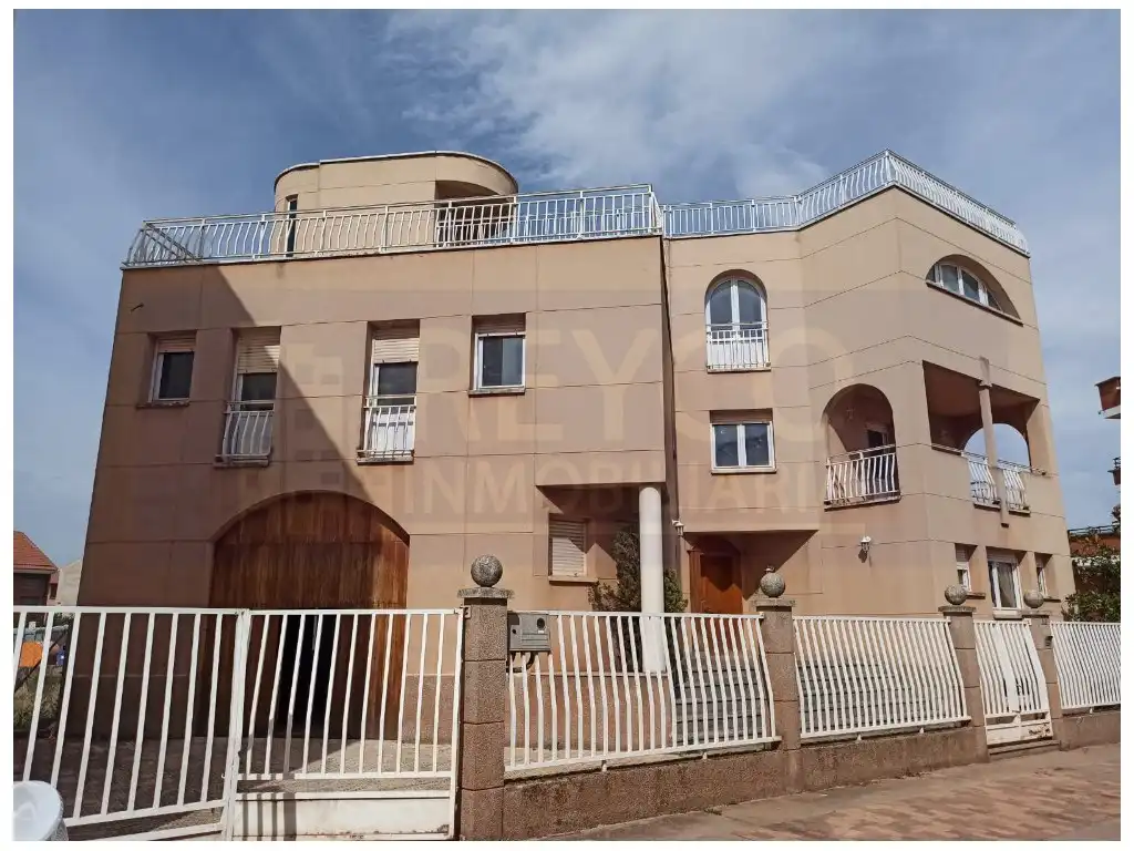 Vista exterior de Casa o chalet en venta en Huércanos con Balcón