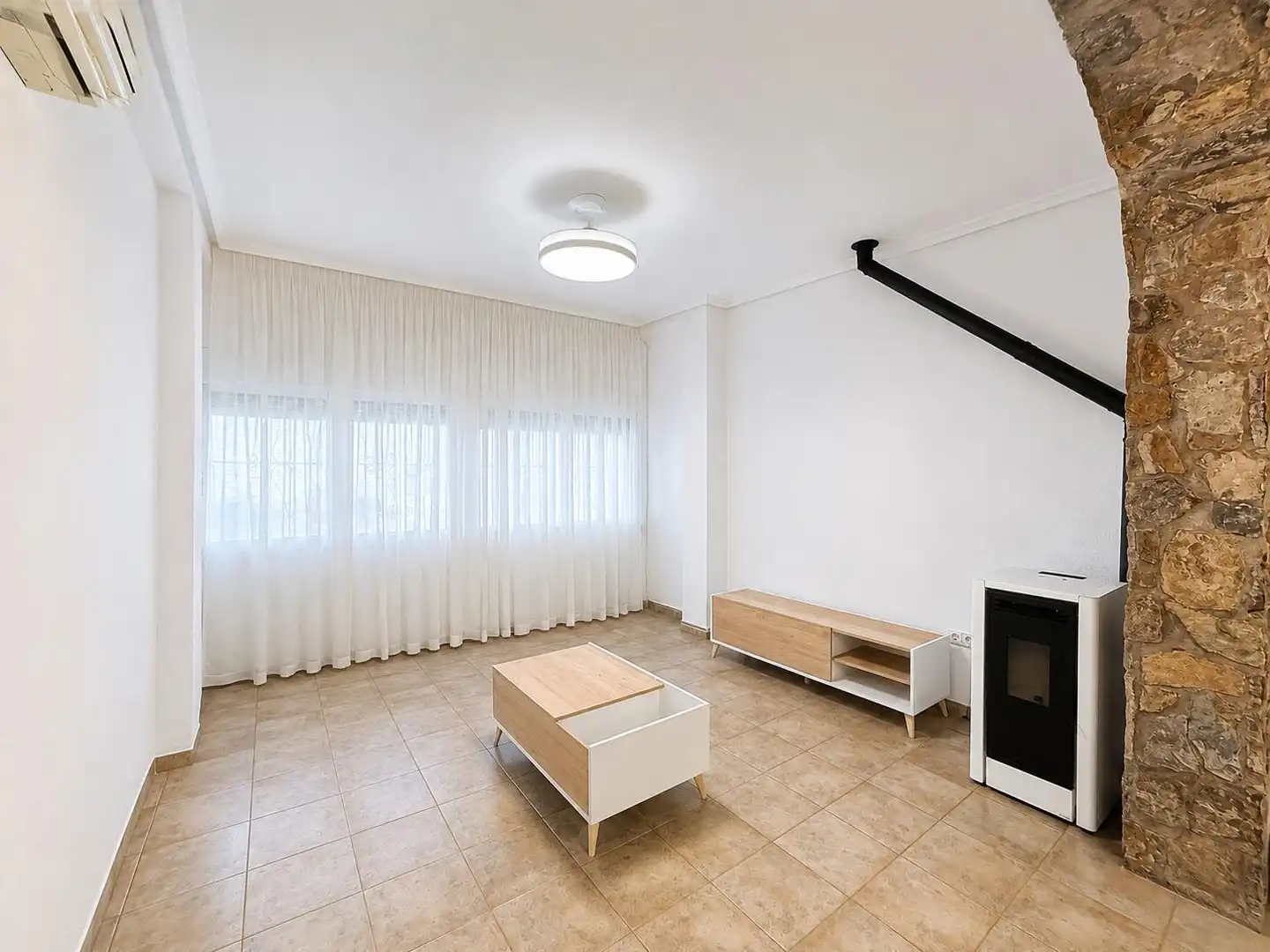 Sala de estar de Casa o chalet en venta en Carlet con Aire acondicionado, Calefacción y Jardín privado